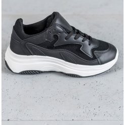 SHELOVET czarne Sportowe Sneakersy. Czarne trampki i tenisówki damskie SHELOVET, bez wzorów, sportowe, bez zapięcia. W wyprzedaży za 79.00 zł.