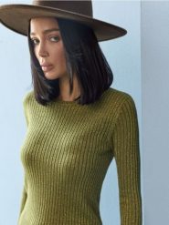 Prążkowany sweter z modalem - zielony. Zielone swetry damskie Sinsay, l, bez wzorów, prążkowane, bez kołnierzyka, bez ramiączek, bez kaptura. Za 39.99 zł.