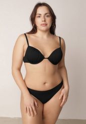Czarne Bikini Marszczony Biustonosz i Klasyczne Majtki Figi Mhyrera. Czarne bikini damskie Born2be, na lato, plus size, bez wzorów, plus size. Za 99.99 zł.