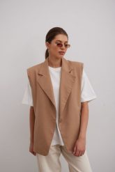 Kamizelka typu oversize w kolorze CARMEL- VICAR-UNI. Białe żakiety damskie Marsala, uniwersalny, bez wzorów, z bawełny, eleganckie. Za 499.90 zł.