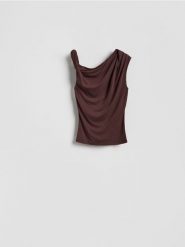 Asymetryczna bluzka - ciemnobrązowy. Brązowe bluzki damskie Reserved, l, bez wzorów, z dzianiny, z asymetrycznym kołnierzem, bez ramiączek. Za 69.99 zł.