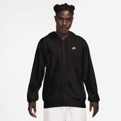Męskie bluza Z kapturem M NK CLUB FT PO HOODIE. Czarne bluzy sportowe męskie Nike, m, bez wzorów, z materiału, z kapturem, na fitness i siłownię. Za 322.35 zł.