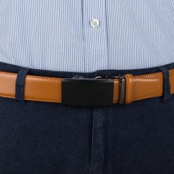 Pasek męski skórzany 3,5 cm klamra automatyczna Beltimore camelowy 03-593 : Kolory - brązowy, beżowy, Rozmiar pasków - r.110-125 cm. Brązowe paski damskie bez wzorów, ze skóry, wizytowe. Za 64.99 zł.
