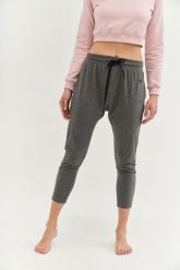 Spodnie do jogi Moonholi Cosmic Cropped Track Pants z obniżonym krokiem. Szare spodnie sportowe damskie MOONHOLI, m, bez wzorów, z bawełny, do biegania. Za 369.00 zł.