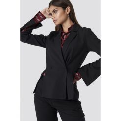 NA-KD Classic Dwurzędowa marynarka z rozcięciem - Black. Żakiety damskie marki NA-KD Classic. Za 121.95 zł.
