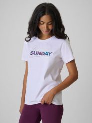 4F T-shirt regular z nadrukiem damski - biały XS. Białe t-shirty damskie 4f, xs, bez wzorów, z bawełny, klasyczne, bez kołnierzyka. Za 59.99 zł.