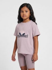Koszulka dla dziewczynki Hummel Boxy Graphic. Fioletowe t-shirty i topy dla dziewczynek Hummel, bez wzorów, z bawełny, bez ramiączek. Za 134.00 zł.