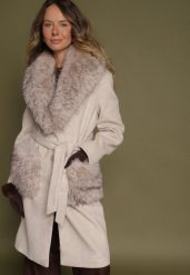 Beżowy Płaszcz Wiązany w Talii z Futrzanym Kołnierzem i Kieszeniami Perrie. Brązowe płaszcze damskie Born2be, l, bez wzorów, z dzianiny, eleganckie, bez kaptura. Za 279.99 zł.