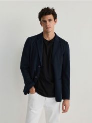 Marynarka slim fit - niebieski. Niebieskie marynarki męskie Reserved, bez wzorów, z dzianiny. W wyprzedaży za 119.99 zł.