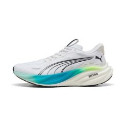 Damskie buty do biegania Puma Magnify Nitro 3. Białe obuwie sportowe damskie Puma, bez wzorów, do biegania. Za 471.50 zł.