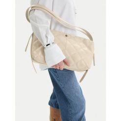 Torebka Badura. Torebki do ręki damskie Badura, bez wzorów, klasyczne, bez dodatków. Za 229.99 zł.