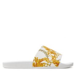 Klapki Versace Jeans Couture. Białe klapki damskie Versace Jeans Couture, bez wzorów, z jeansu, bez obcasa. Za 299.99 zł.