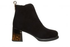 Botki Loretta Vitale C6911 Black 514281, Czarny, Skóra naturalna - 38. Czarne botki damskie Loretta Vitale, ze skóry, bez obcasa, na obcasie, bez zapięcia. W wyprzedaży za 399.99 zł.