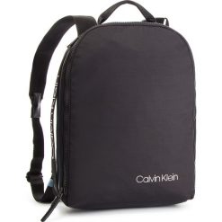 Plecak CALVIN KLEIN - Clash Round Backpack K50K504197 001. Czarne plecaki damskie Calvin Klein, z materiału. Za 449.00 zł.