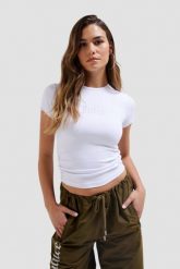 JUICY COUTURE Biały t-shirt damski z cyrkoniami Dot Ruched Tee. Białe t-shirty damskie Juicy Couture, s, bez wzorów, z materiału, eleganckie, bez kołnierzyka. W wyprzedaży za 126.99 zł.