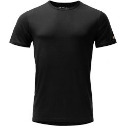 Koszulka termoaktywna Devold Breeze Plus Merino 200 T-Shirt. Czarne t-shirty męskie Devold, l, bez wzorów, z materiału, bez kołnierzyka. Za 440.50 zł.