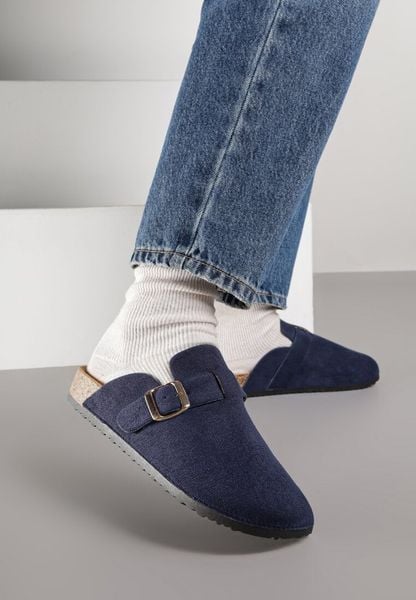 Granatowe Klapki Ozdobione Klamrą na Pasku Zelevelis. Niebieskie klapki damskie Renee, bez wzorów, z jeansu, eleganckie, bez obcasa, na obcasie. Za 59.99 zł.