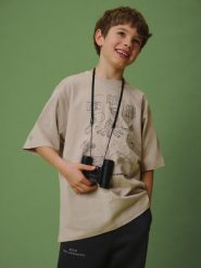 4F T-shirt loose z nadrukiem chłopięcy - beżowy 158/164 (12-14 lat). Brązowe t-shirty dla chłopców 4f, bez wzorów, z bawełny, bez ramiączek. Za 49.99 zł.