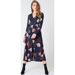 NA-KD Boho Sukienka maxi zapinana na guziki - Blue,Multicolor. Sukienki damskie marki NA-KD Boho. Za 242.95 zł.