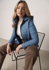 Niebieska Pikowana Kurtka Przejściowa z Kapturem z Lamówką i Ściągaczami Zidara. Niebieskie kurtki damskie Born2be, l, bez wzorów, z dresówki, z kapturem. Za 84.99 zł.