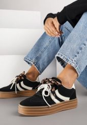 Czarne Sneakersy Tenisówki na Tłoczonej Platformie Ozdobione Perłami Ashinne. Czarne trampki i tenisówki damskie Renee, z aplikacjami, eleganckie, bez zapięcia. Za 109.99 zł.