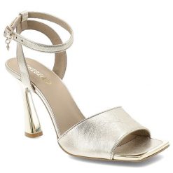 Sandały damskie Chebello, cholewka ze skóry naturalnej elegancki metaliczny obcas zapinanie na sprzączkę, złote, 5060_-484-000-PSK-S135. Żółte klapki damskie CheBello, bez wzorów, ze skóry, eleganckie, bez obcasa, na obcasie. Za 539.00 zł.