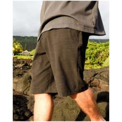 Krótkie buty Billabong Crossfire Mid asfaltowe. Zielone krótkie spodenki sportowe męskie Billabong, bez wzorów. Za 207.23 zł.