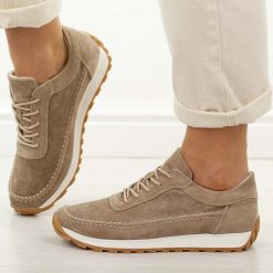 J.Brązowe skórzane półbuty damskie Sergio Leone Sp001. Brązowe półbuty damskie Sergio Leone, na jesień, bez wzorów, z jeansu, eleganckie, z okrągłym noskiem, bez obcasa, na płaskiej podeszwie, bez zapięcia. Za 219.00 zł.