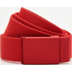 Parciany pasek z metalową klamrą - Czerwony. Paski damskie marki Cropp. Za 29.99 zł.