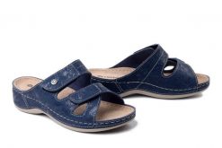 DR. BRINKMANN 700738-05 blau, klapki damskie. Niebieskie klapki damskie Dr. Brinkmann, bez wzorów, ze skóry, bez obcasa. Za 148.67 zł.