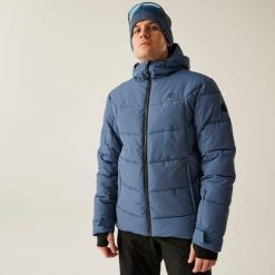 Kurtka narciarska męska z membraną Camber II Dare 2b. Niebieskie kurtki sportowe męskie Dare 2b, na zimę, m, bez wzorów, z tkaniny, narciarskie. W wyprzedaży za 499.99 zł.