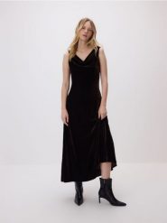 Welurowa sukienka - ciemnobrązowy. Brązowe sukienki damskie Reserved, l, bez wzorów, z dzianiny, bez kołnierzyka, bez ramiączek, maxi, rozkloszowane. Za 199.99 zł.