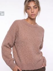 Sweter chunky z obniżoną linią ramion - beżowy. Brązowe swetry damskie Sinsay, l, bez wzorów, bez kołnierzyka, bez ramiączek, bez kaptura. Za 59.99 zł.