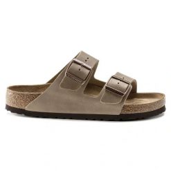 Klapki damskie Birkenstock Arizona (552813). Brązowe obuwie sportowe damskie Birkenstock, bez wzorów. Za 479.99 zł.