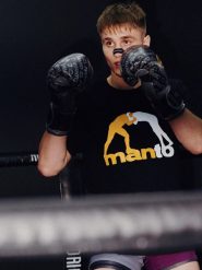 MANTO t-shirt LOGO czarny. Czarne t-shirty męskie Manto, xs, bez wzorów, z bawełny, bez kołnierzyka. Za 99.00 zł.