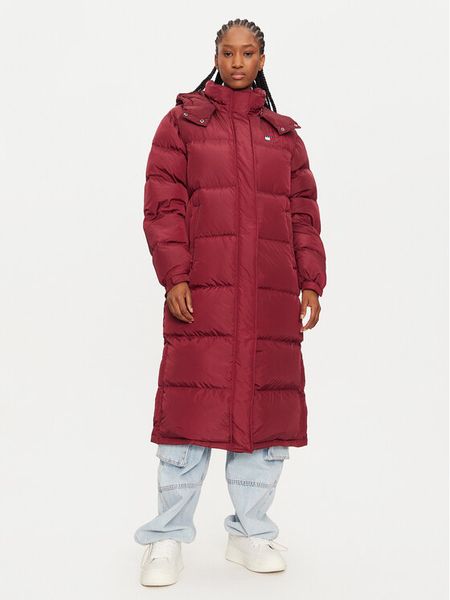 Tommy Jeans Płaszcz zimowy Alaska DW0DW18860 Bordowy Regular Fit. Czerwone płaszcze damskie Tommy Jeans, na zimę, l, bez wzorów, z jeansu, bez kaptura. Za 1,599.00 zł.