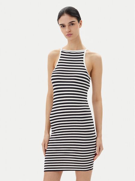 Pieces Komplet sukienek Jane 17155485 Czarny Slim Fit. Czarne sukienki damskie Pieces, na co dzień, xs, bez wzorów, z wiskozy, bez kołnierzyka, bez ramiączek, proste. Za 129.99 zł.