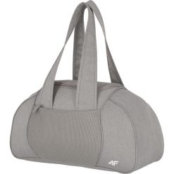 Torba sportowa TPU001 - chłodny jasny szary melanż. Szare torby sportowe męskie 4f, bez wzorów. W wyprzedaży za 49.99 zł.