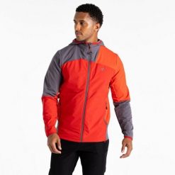 Bluza z kapturem Softshell Dare 2B Latitudinal III. Czerwone bluzy męskie Dare 2b, m, bez wzorów, z materiału, z kapturem. Za 95.99 zł.