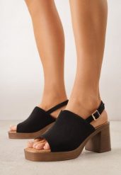 Czarne Sandały VICES na Słupku i Platformie Stylizowanych na Drewniane Lobenti. Czarne sandały damskie Renee, bez wzorów, z jeansu, bez obcasa, na obcasie, bez zapięcia. Za 99.99 zł.