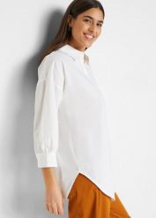 Koszula oversize z bawełny, rękawy 3/4. Białe bluzki damskie bonprix, bez wzorów, z bawełny, bez kołnierzyka, bez ramiączek. Za 82.99 zł.