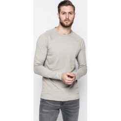 Review - Longsleeve. Szare bluzki z długim rękawem męskie Review, z bawełny, z okrągłym kołnierzem. W wyprzedaży za 79.90 zł.