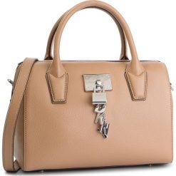 Torebka DKNY - Elissa Tz Satchel Pe R84DH929 Latte LAT. Torebki do ręki damskie marki DKNY. Za 1,069.00 zł.