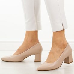 Różowe krem czółenka damskie na obcasie Sergio Leone Pb413. Czerwone czółenka damskie Sergio Leone, bez wzorów, ze skóry, biznesowe, bez obcasa, na obcasie, bez zapięcia. Za 169.00 zł.