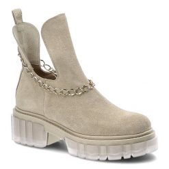 Botki damskie Lemar, z wycięciami po bokach ozdobnym łańcuszkiem przy cholewce oraz masywną wyraźnie profilowaną podeszwą, beżowe, 30065-W. Brązowe kozaki damskie Lemar, bez obcasa. Za 280.99 zł.