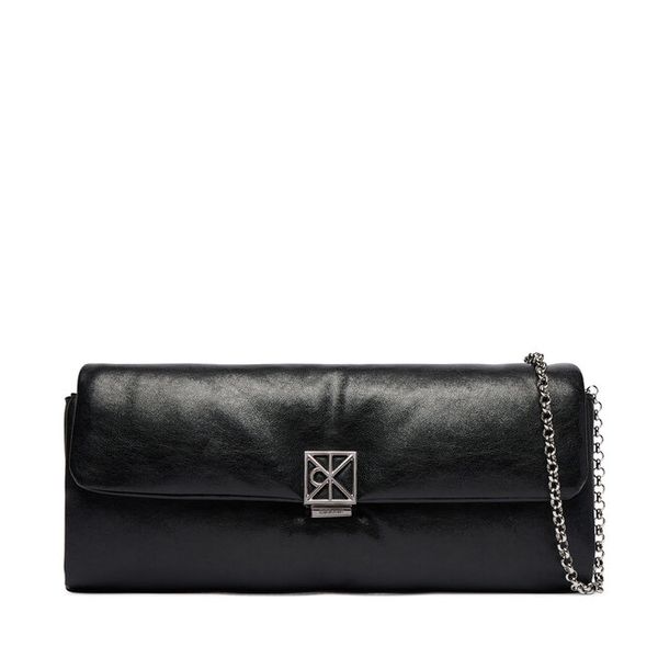 Torebka Calvin Klein. Czarne listonoszki damskie Calvin Klein, bez wzorów, bez dodatków. Za 489.99 zł.