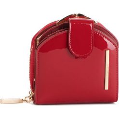 Mały Portfel Damski MONNARI - PUR0751-005 Red Lacquer. Czerwone portfele damskie Monnari, z lakierowanej skóry. W wyprzedaży za 139.00 zł.